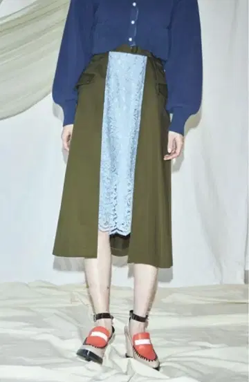 pameo pose 무릎 아래 스커트