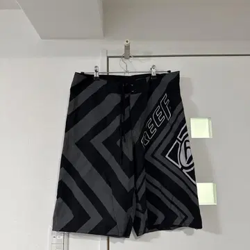 새상품급 REEF 지오메트릭 숏팬츠 남성용 하프 팬츠 XL 사이즈