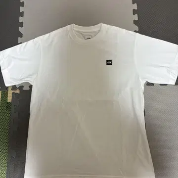 THE NORTH FACE 화이트 티셔츠