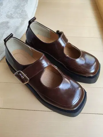 KBF / 플랫폼 메리 제인 (사이즈 38)