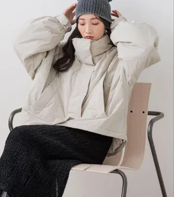 LOWRYS FARM 몬스터 숏코트 아이보리