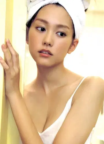 키리타니 미레이 샤워 타월 감싸기 A1 광택 사진 포스터