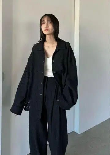CLANE CURTAIN LACE SLIT SHIRT