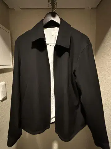 ATON / BACK SATIN HARRINGTON JACKET