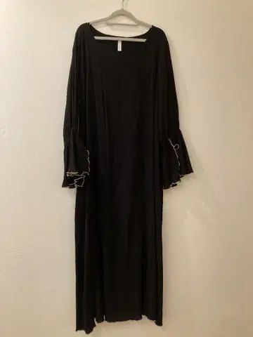 KELEN 블랙 플레어 소매 롱 원피스
