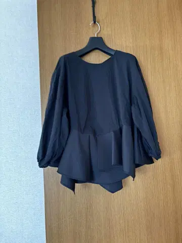 엘렌딕 페플럼 블라우스