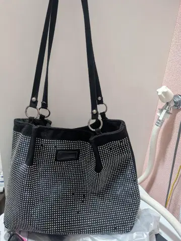 스팽글 장식 블랙 토트백