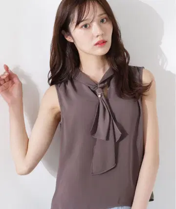 PROPORTION BODY DRESSING 펄 장식 프릴 타이 블라우스