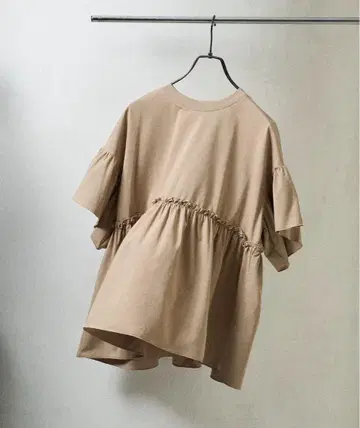 프릭스스토어 베이지 프릴 개더 T셔츠