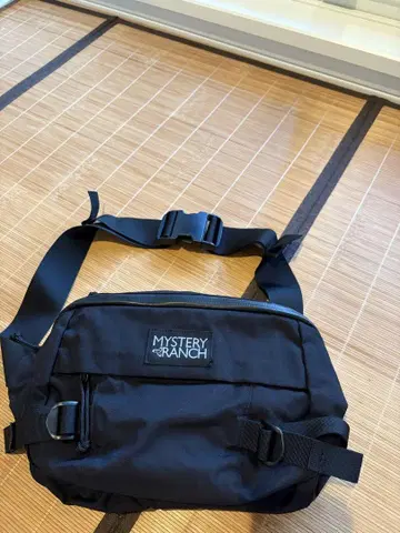 MYSTERY RANCH 블랙 바디백 새상품급 힙몬키