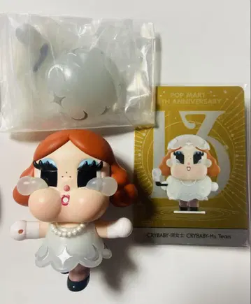 POPMART 13TH ANNIVERSARY CRYBABY 피규어