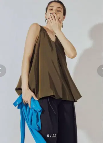 UN3D. 헴플레어 탱크탑