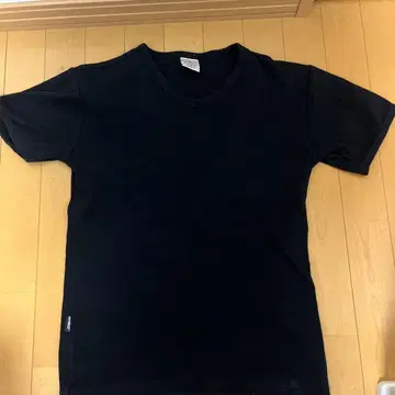 AVIREX 블랙 V넥 T셔츠