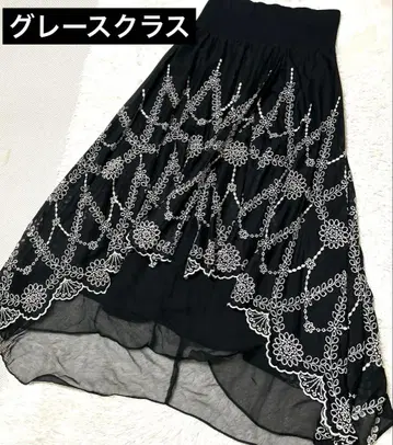 Grace Class 플레어 자수 롱 스커트 블랙 시어 소재