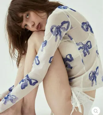 POPPY 리본 시어 하이넥 상의
