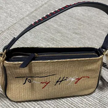 Tommy Hilfiger 스트로우 숄더백