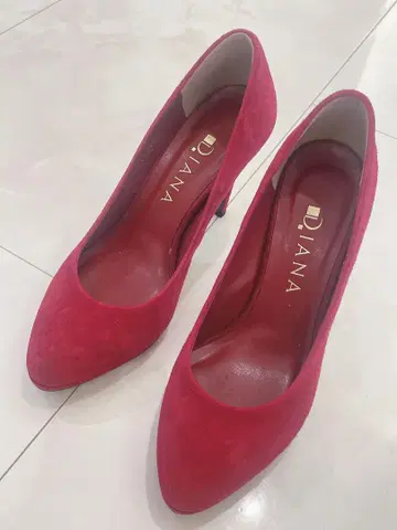 DIANA 빨간색 스웨이드 하이힐 23cm