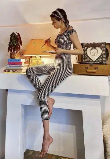 택 포함 이탈리아 Calzedonia 깅엄 체크 레깅스 모리 호시 착용
