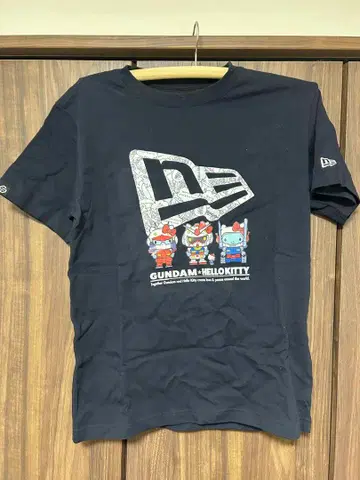 NEW ERA x 건담 x 키티 트리플 콜라보 셔츠 M 사이즈