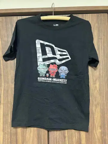 NEW ERA x 건담 x 키티 트리플 콜라보 셔츠 M 사이즈