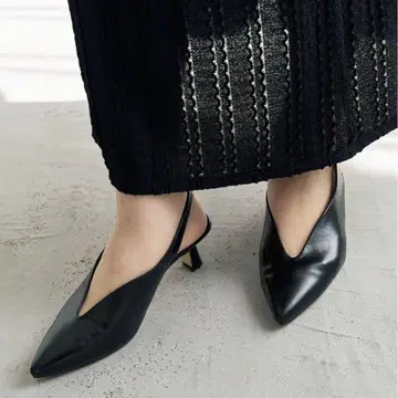 LE TALON 블랙 슬링백 펌프스 23cm