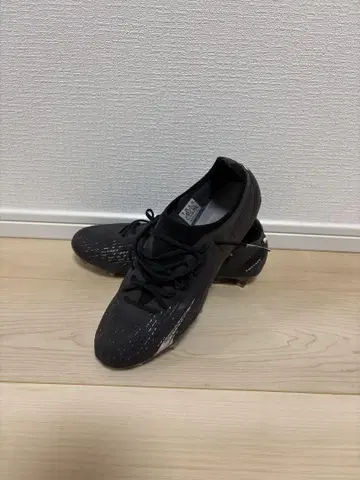 블랙 스파이크 슈즈