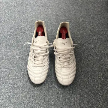 Mizuno Morelia 화이트 축구화