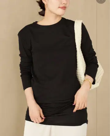 plage SQUARE SHOULDER 티셔츠 색상 블랙