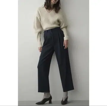 CLANE 리브 스트라이프 턱 팬츠 네이비