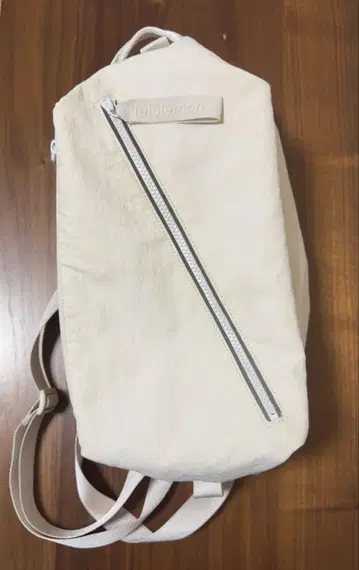 lululemon 바디백 아이보리