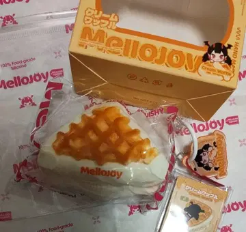 mellojoy 메로조이 스퀴즈 와플 삼각형
