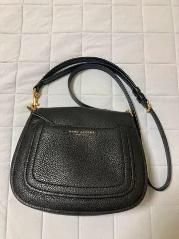 새상품급 MARC JACOBS 엠파이어 시티 미니 숄더백