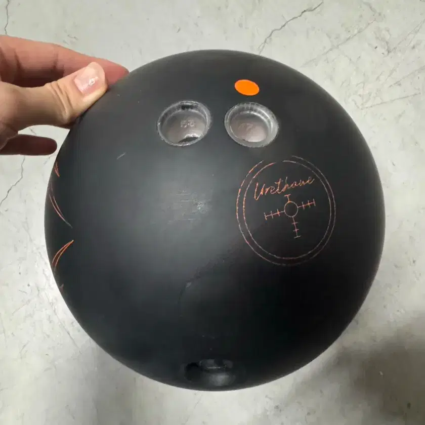 ブラックウィドーダークネス ボウリングボール15P LEGEND BWダークネス