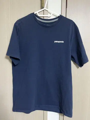 patagonia 네이비 T셔츠 S 사이즈