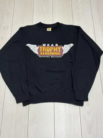 TROPHY 블랙 맨투맨 M 사이즈