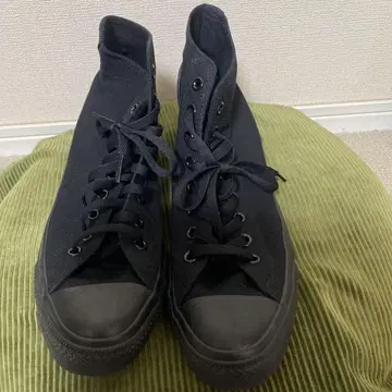 블랙 하이컷 스니커즈
