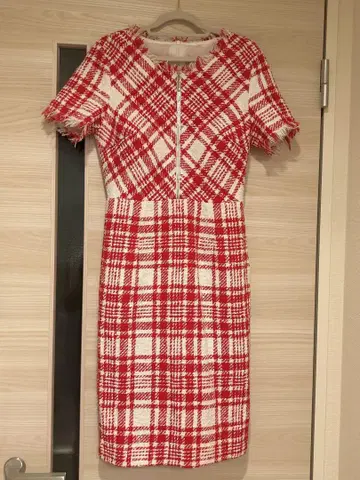 Cinta Couture 레드 화이트 체크 타이트 드레스