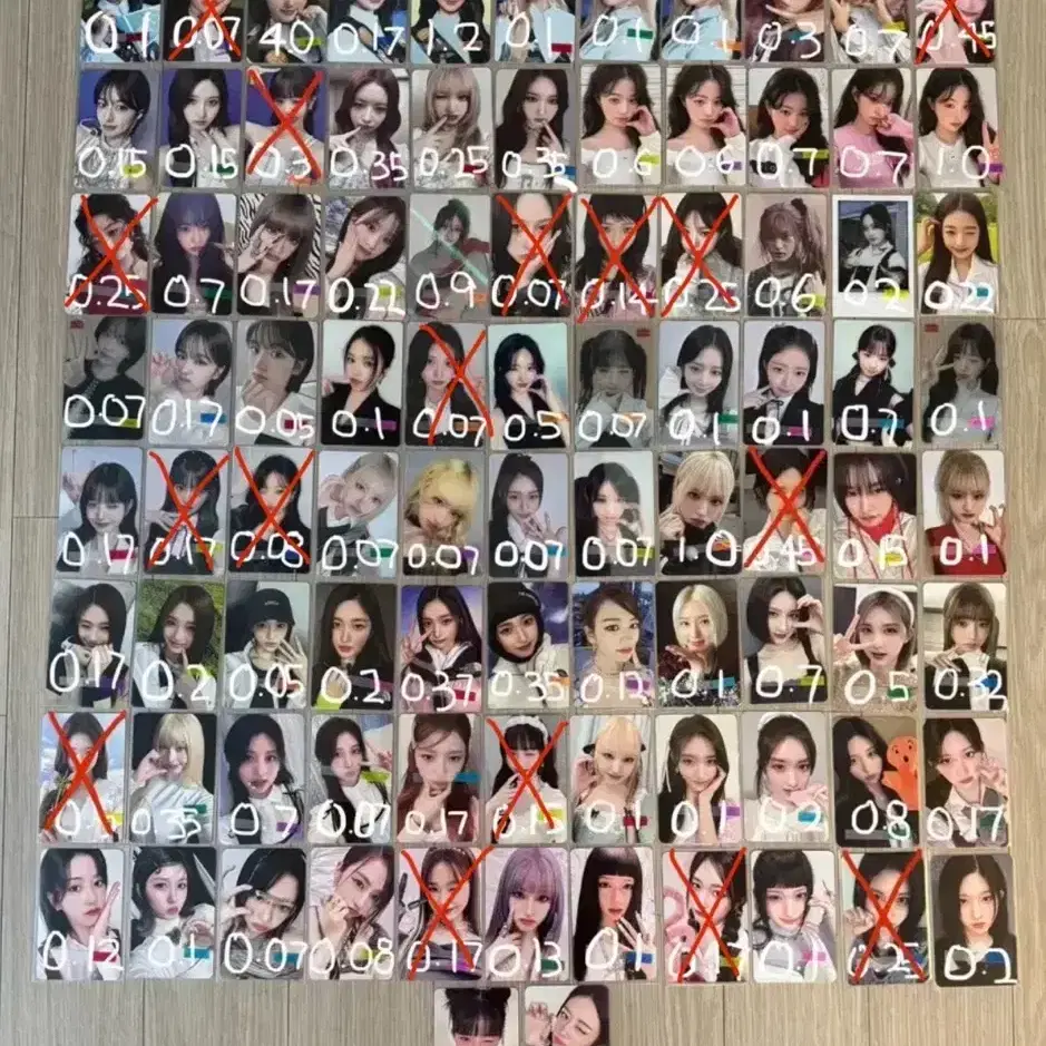 Ive photocards, 90 cards, selling individually or in bundles. Please make an offer for the bulk purchase.