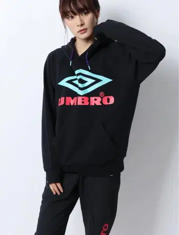 [ 새상품 ] UMBRO 후드 부착 후드티 M 사이즈 블랙