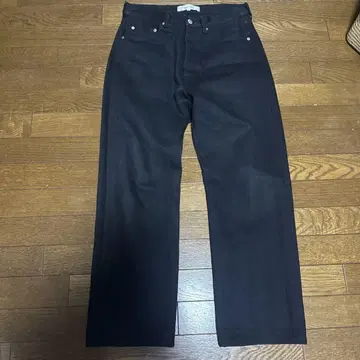 타임 이즈 온 블랙 데님