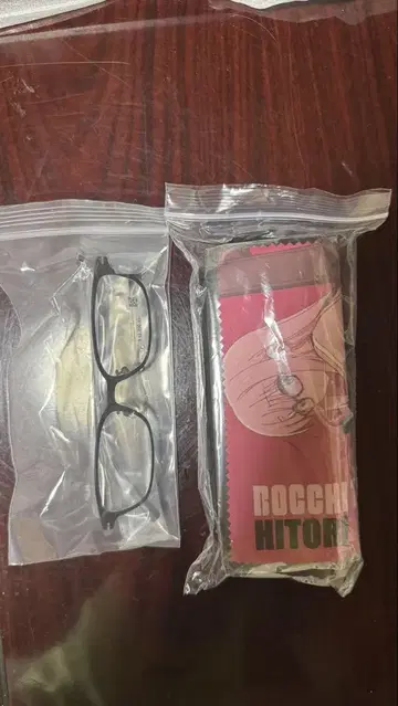 봇치 더 록! zoff 콜라보 안경 고토 히토리 모델