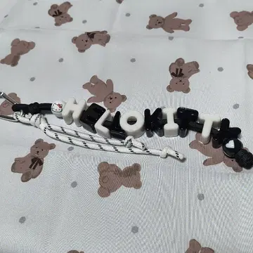me 로리즈팜 키티 콜라보 로고 참