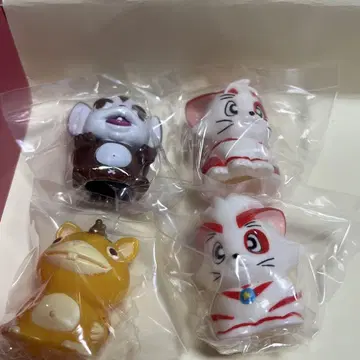 울트라냥 2종과 부스카 차메곤 총 4체 세트
