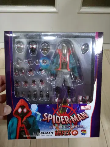 MAFEX 마일즈 모랄레스