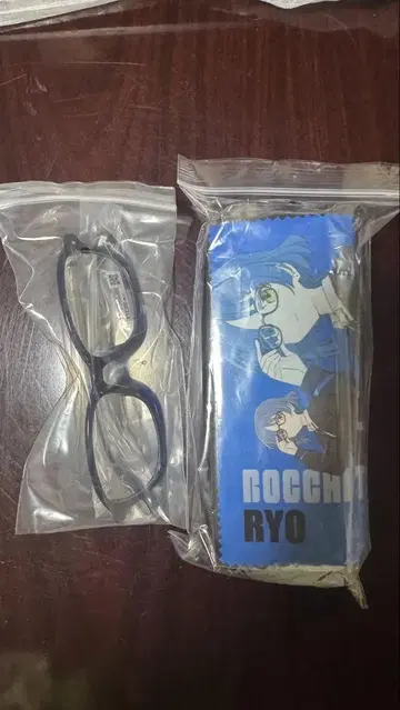 봇치 더 록! zoff 콜라보 안경 야마다 료 모델