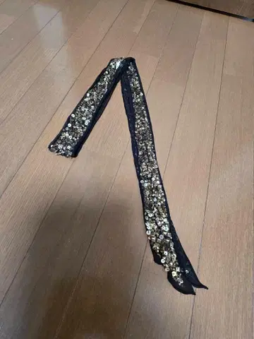 spick & span ANATHA 블랙과 금색 라메 리본 벨트