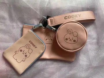 새상품 BT21 COOKY 트래블 멀티 케이스 3pcs 파우치 세트 핑크