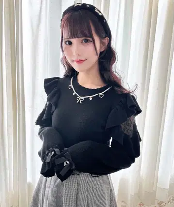 ROJITA 목걸이 포함 볼륨 프릴 니트탑