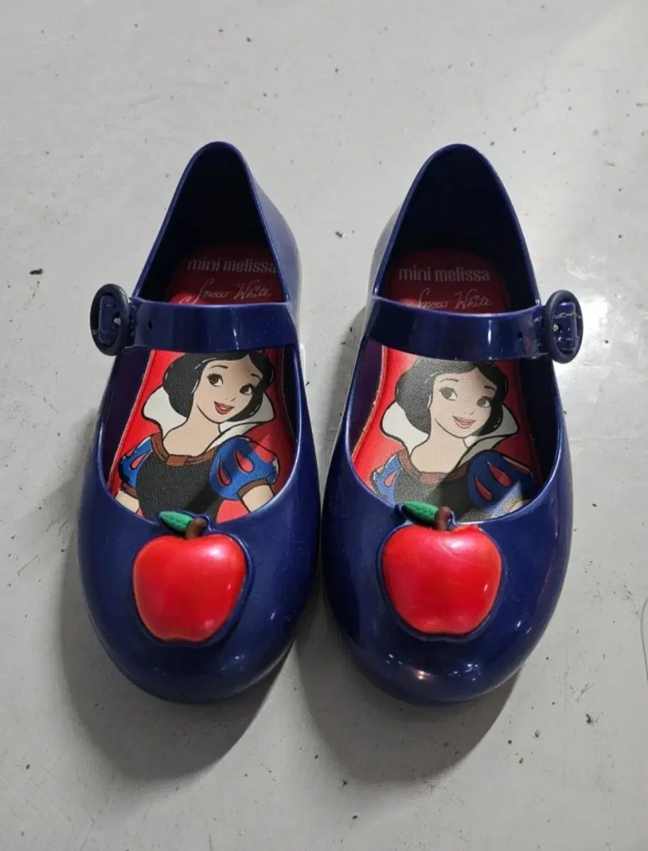 Mini Melissa Snow White Jelly Shoes