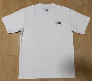 THE NORTH FACE 화이트 T셔츠 M 사이즈